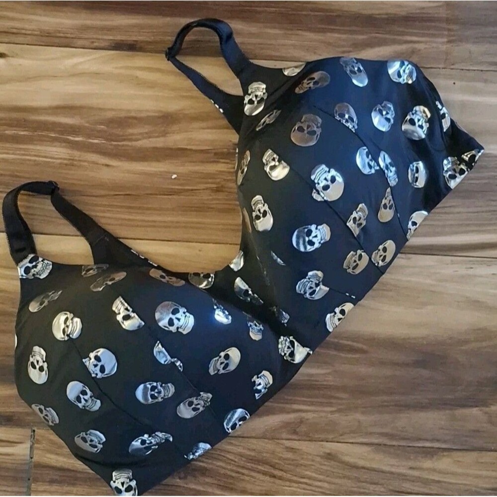Torrid Dream Wire-Free Lightly Lined Bra Black Metallic Silver Skull Size 40DD